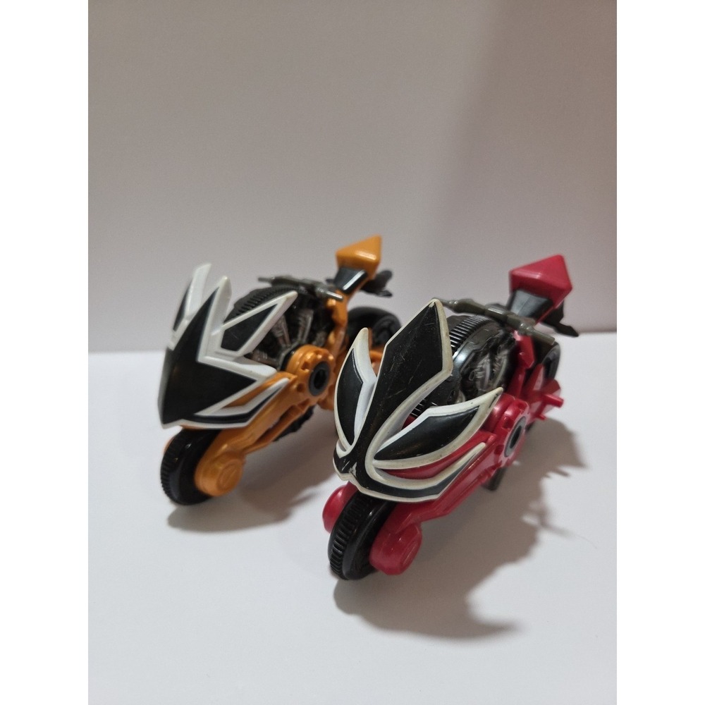 2 Power Rangers Samurai - Red and Gold Samurai Disc Cycle Motorcycle
